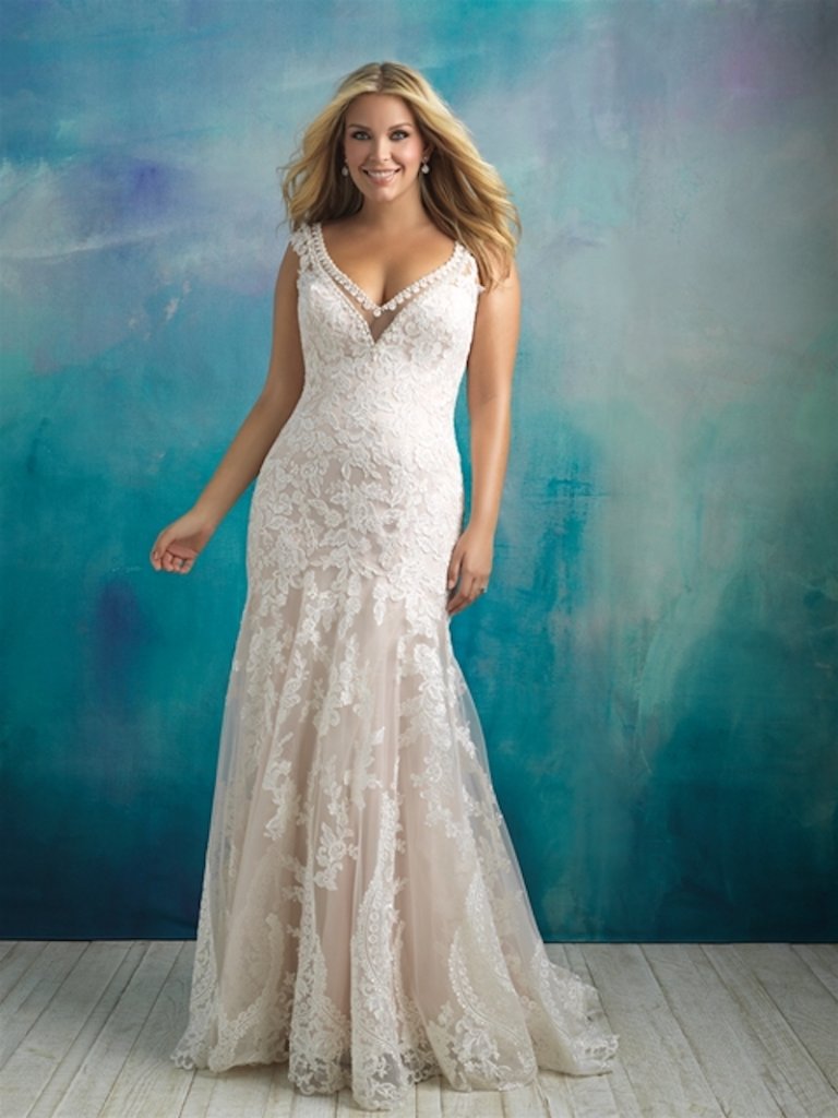 best wedding dress for curves