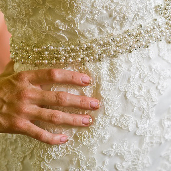 Falling Gold Glitter Tips