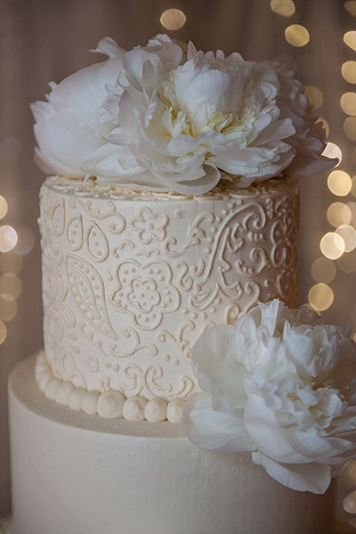 All-White With a Twist All-White With a Twist