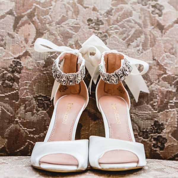 elegant wedding shoes for bride