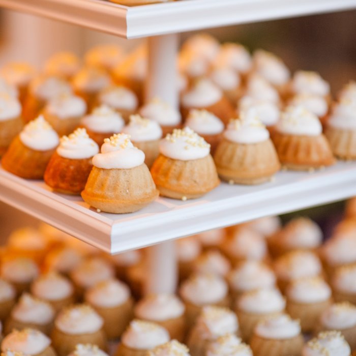 Vanilla Bean Mini Bundt Cakes