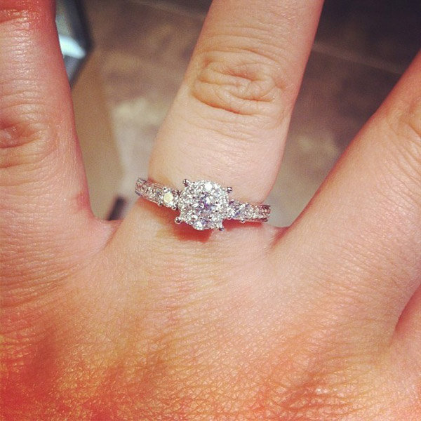 Sidestone Engagement Ring from Llikotdesserd Sidestone Engagement Ring from Llikotdesserd