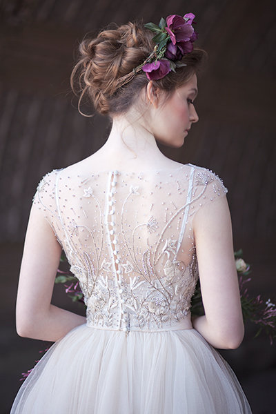 50 Best Bridal Hairstyles for Outdoor Weddings | BridalGuide