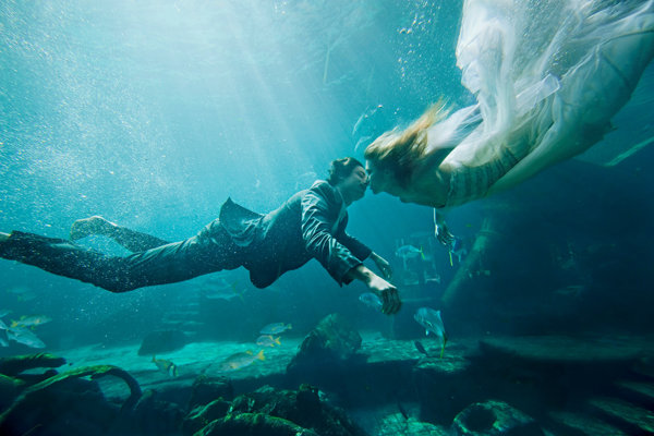 Underwater Wedding in the Ruins Lagoon at Atlantis, Paradise Island Underwater Wedding in the Ruins Lagoon at Atlantis, Paradise Island
