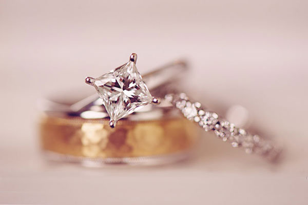 Solitaire Engagement Ring & Wedding Bands Solitaire Engagement Ring & Wedding Bands