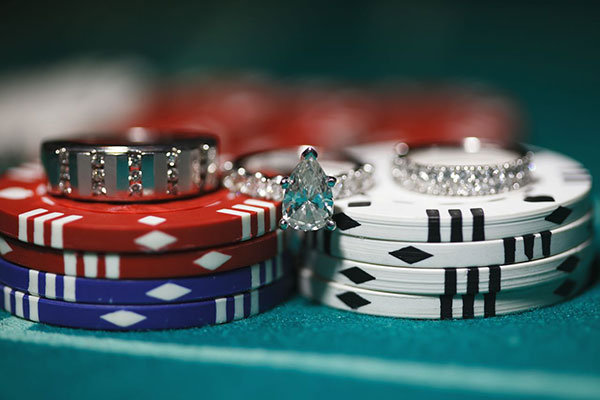 Solitaire Engagement Ring & Wedding Bands Solitaire Engagement Ring & Wedding Bands