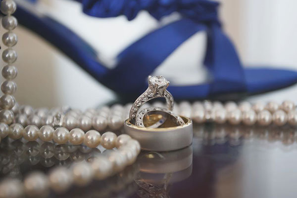 Solitaire Engagement Ring & Wedding Bands Solitaire Engagement Ring & Wedding Bands