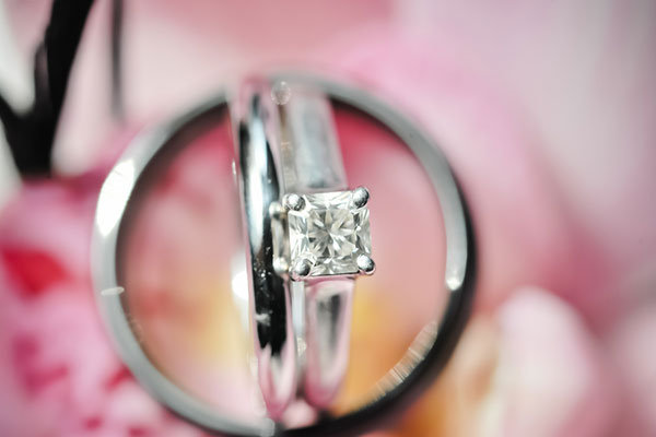 Solitaire Engagement Ring & Wedding Bands Solitaire Engagement Ring & Wedding Bands