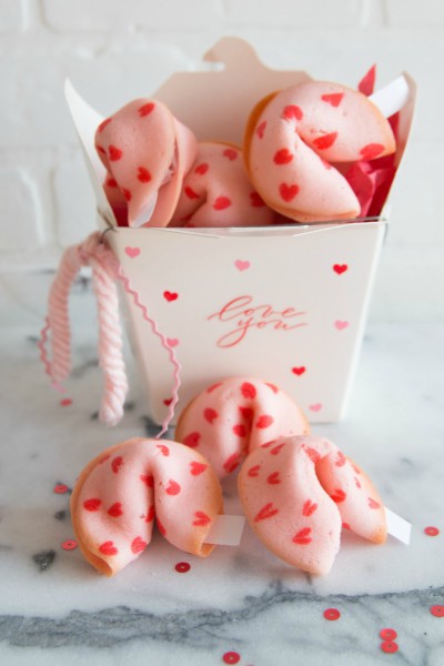 14 Valentine S Day Wedding Favors That Ll Make You Swoon Bridalguide Valentine