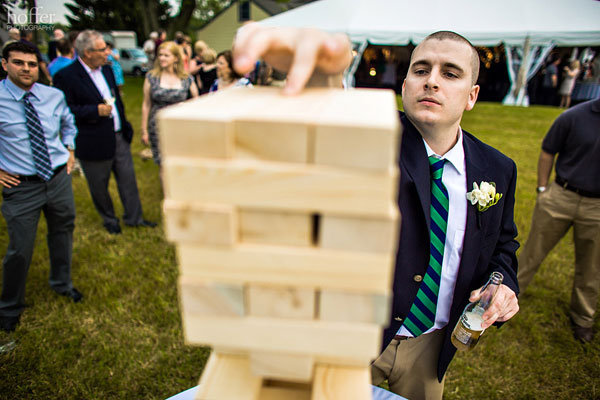 Crowd-Pleasing Entertainment Crowd-Pleasing Entertainment