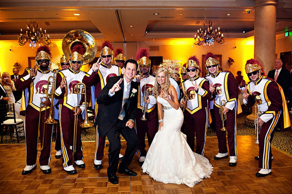 Crowd-Pleasing Entertainment Crowd-Pleasing Entertainment