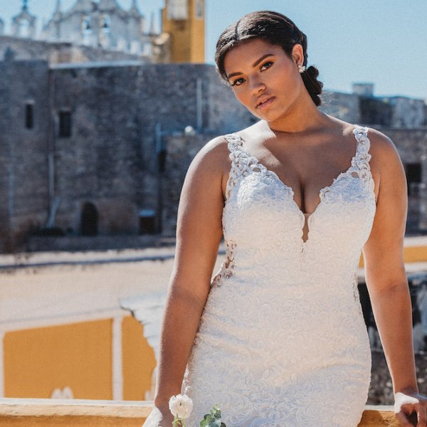 Curvy Wedding Gowns