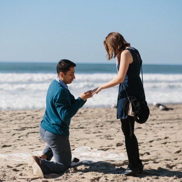 10 Beach-Side Proposals to Get You in the Summer Spirit