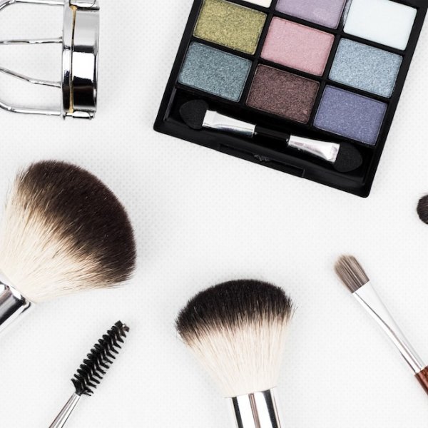 8 Instagram Accounts to Follow for Bridal Beauty Inspo
