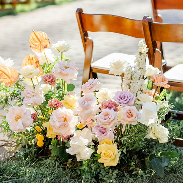 outdoor wedding flowers