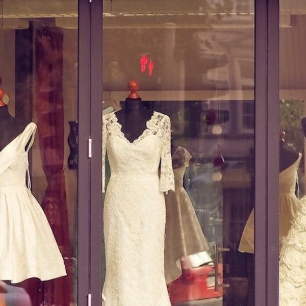 5 Things You Need to Know About Wedding Dress Shopping