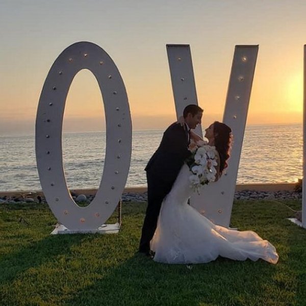 love sign wedding background