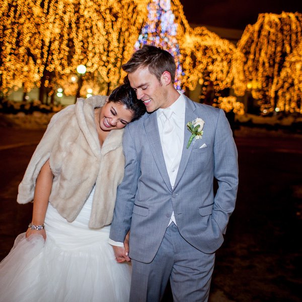 bride and groom winter wedding