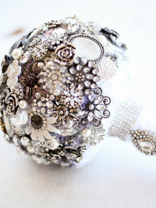 Winter Sparkle: Amber & Dustin in Sartell, MN Winter Sparkle: Amber & Dustin in Sartell, MN