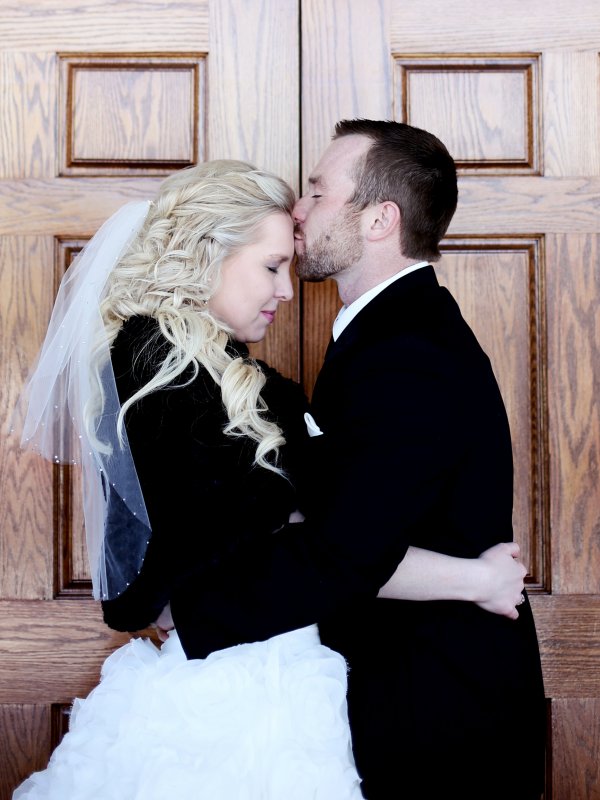 Winter Sparkle: Amber & Dustin in Sartell, MN Winter Sparkle: Amber & Dustin in Sartell, MN