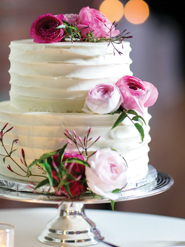 Two Tier Wedding Cake two tier wedding cake