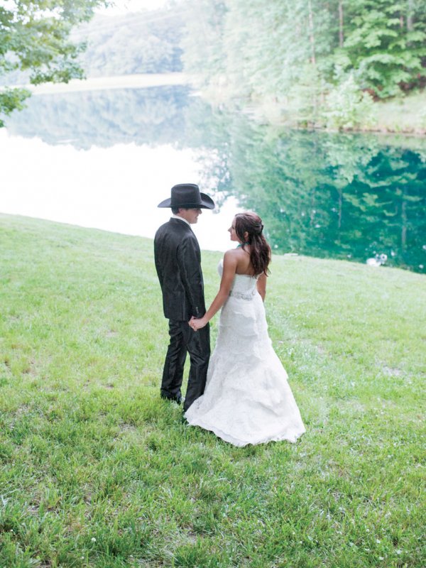 A Little Bit Country: Taylor & Brandon in Mooresville, NC