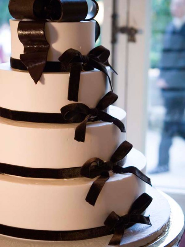 House Rules: Nicole & Evan in Bryn Athyn, PA House Rules: Nicole & Evan in Bryn Athyn, PA