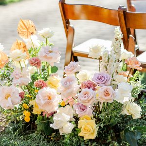 outdoor wedding flowers