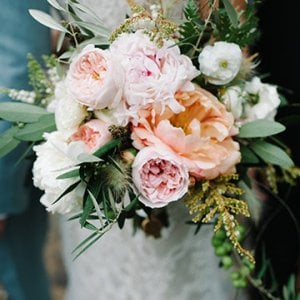 50 Ideas For Your Bridal Bouquet Bridalguide Related Articles Bridal Bouquet